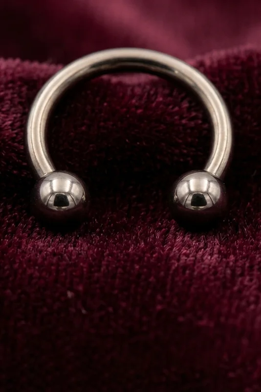 Serviços com piercing em aço cirurgico